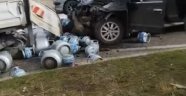 Diyarbakır'da tüplerin yola savrulduğu kaza ucuz atlatıldı